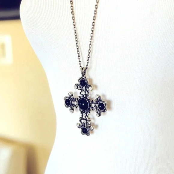 Zad Fashion Jewelry - Silver Tone Gothic  Rhinestone Cross - Picture 1 of 5